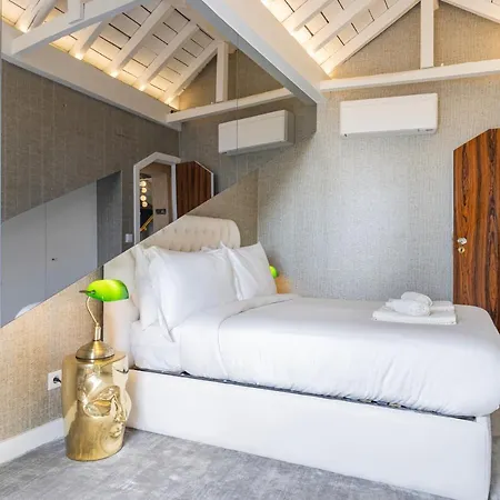 Апартаменты Luxury Duplex W/ River View By Lovelystay *