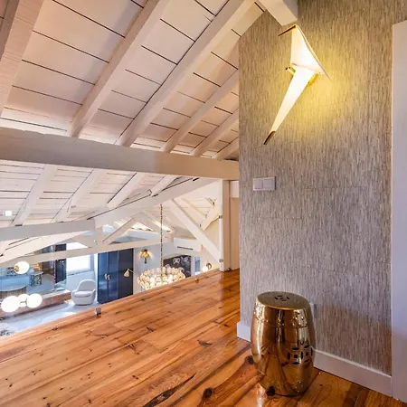 Апартаменты Luxury Duplex W/ River View By Lovelystay