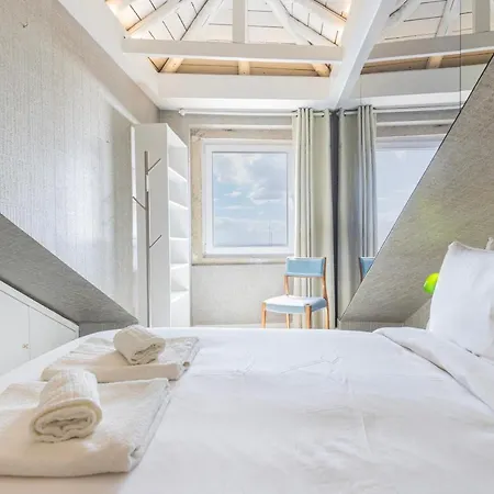 Luxury Duplex W/ River View By Lovelystay Лиссабон