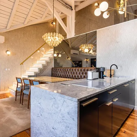 Apartamento Luxury Duplex W/ River View By Lovelystay